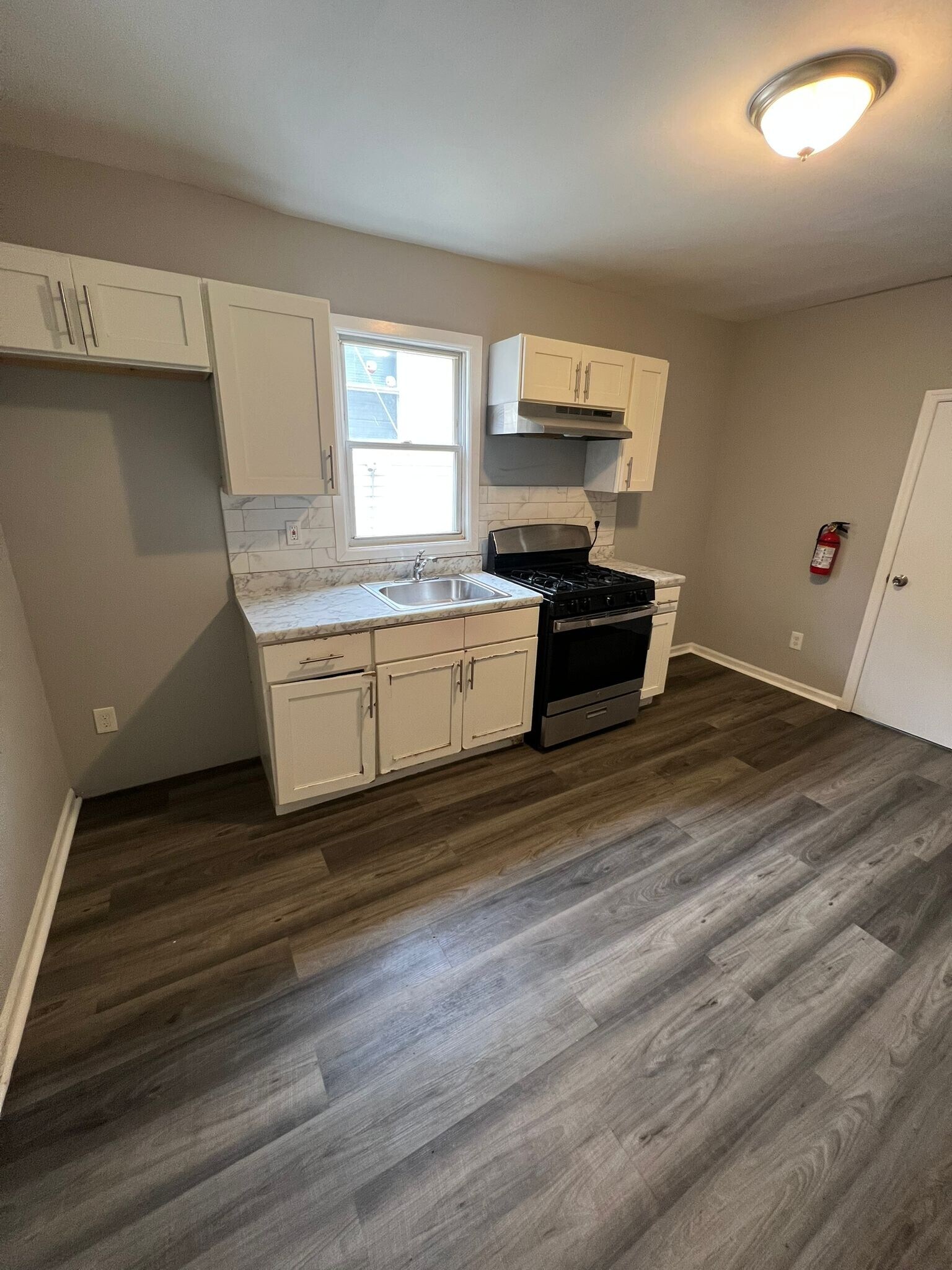 Unit 2 - 690 S 18th St