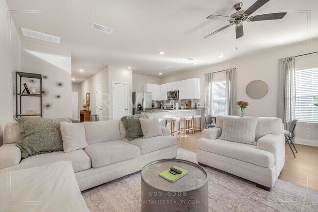 Building Photo - Beautiful Townhome in Quail Hollow, Spanis...