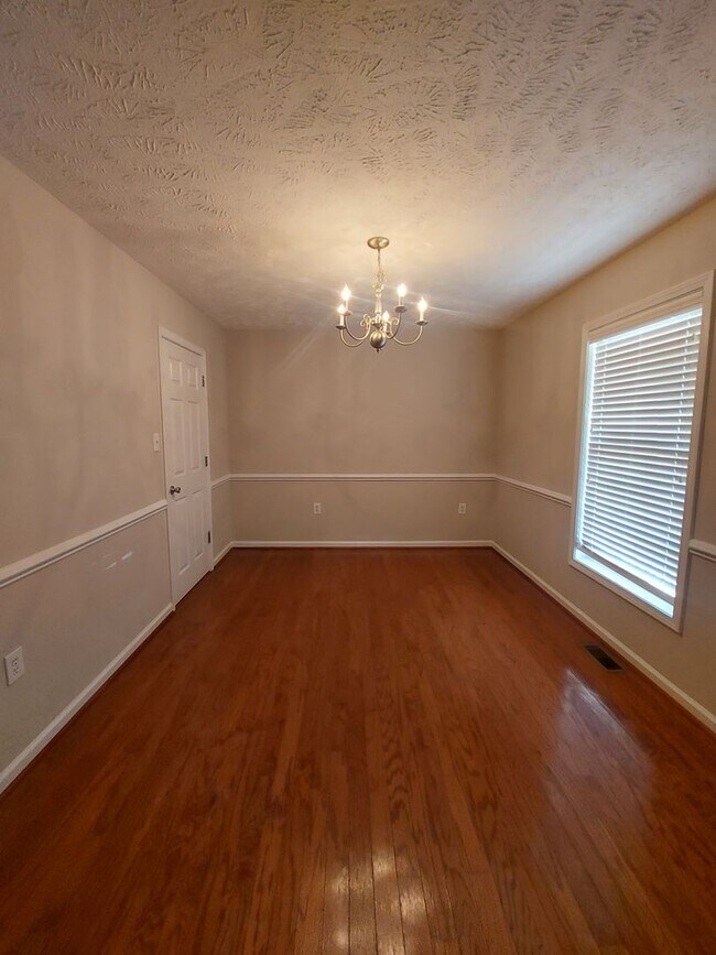 Building Photo - WOODCHASE