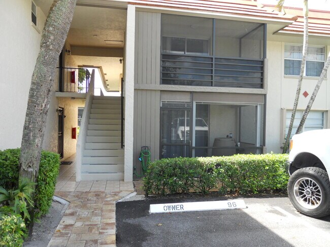 Primary Photo - 1050 NW 13th St
