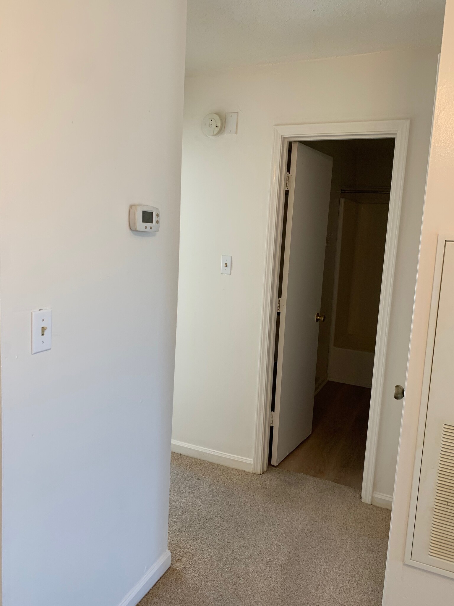 Hallway leading to bathroom and bedroom - 2014 Hobbs Rd SE