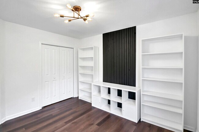 Building Photo - 834 Parnell Ct