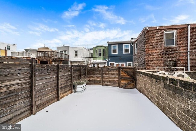 Building Photo - 2415 E Firth St