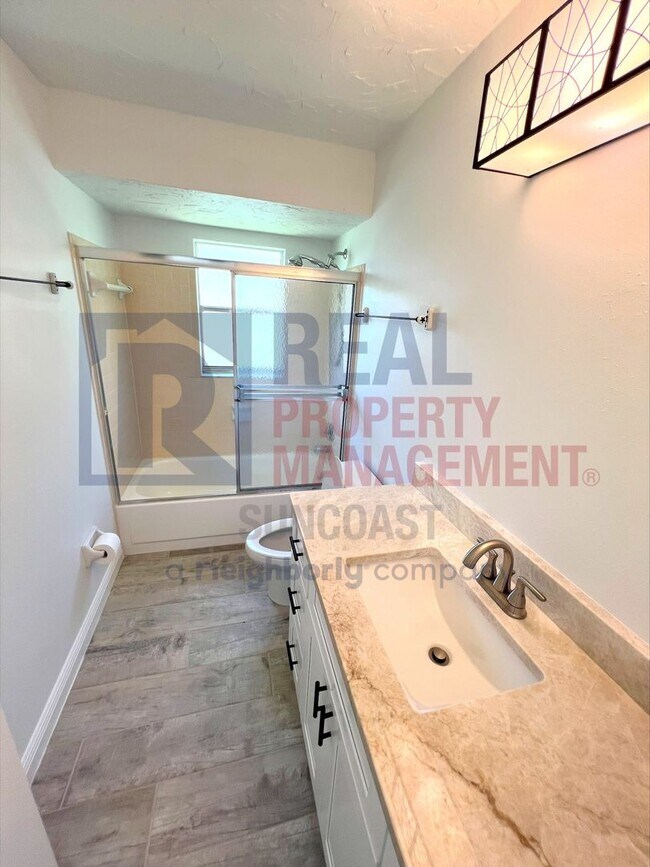 Building Photo - 4142 Iola Dr