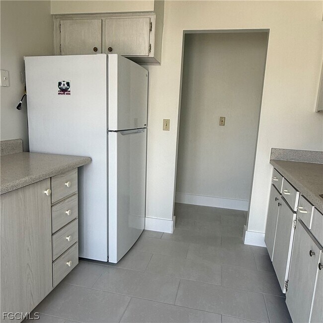 Building Photo - 26 Hamlin Ct