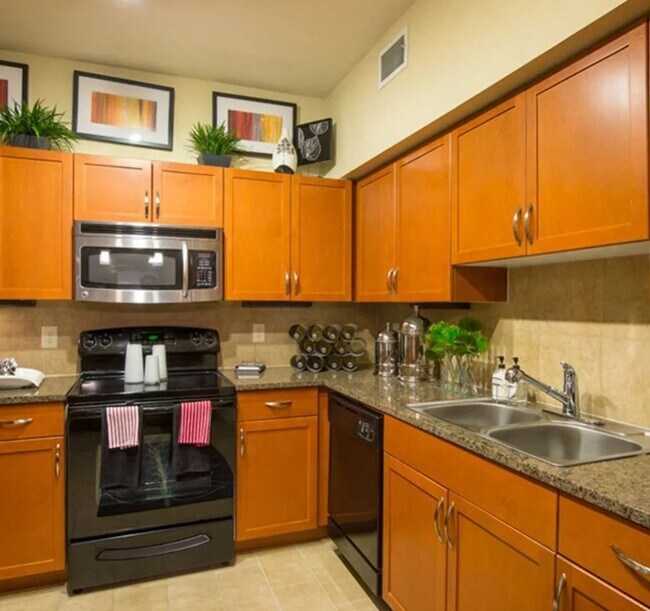 Building Photo - 3333 Weslayan St