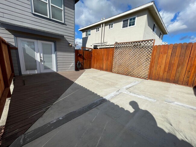 Building Photo - 322 Arcade Dr