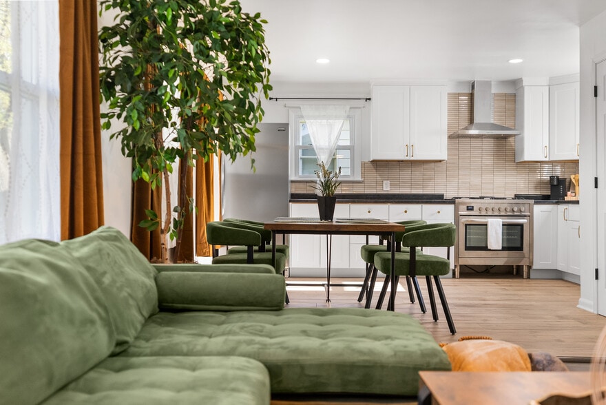 Building Photo - 124 S 9th St