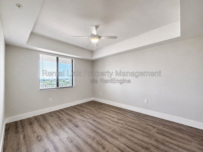 Building Photo - 414 Cape Coral Pkwy E