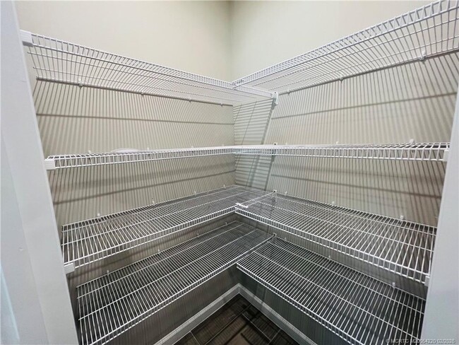 Building Photo - 3913 SE Mentmore Ln