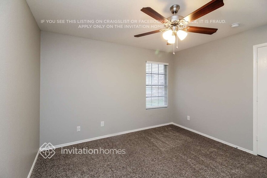 Building Photo - 2940 Marco Dr
