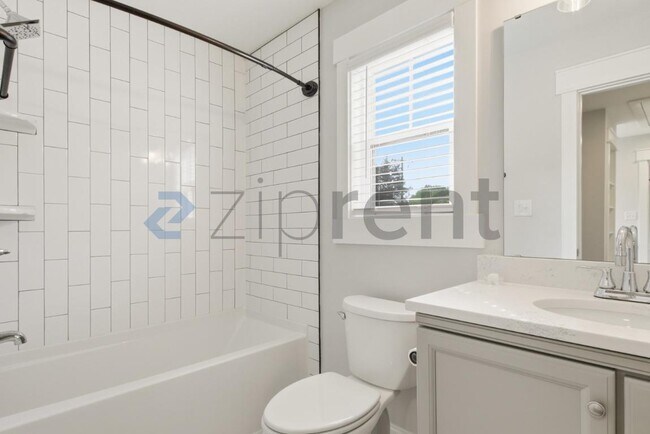 Building Photo - 413A Cecil St