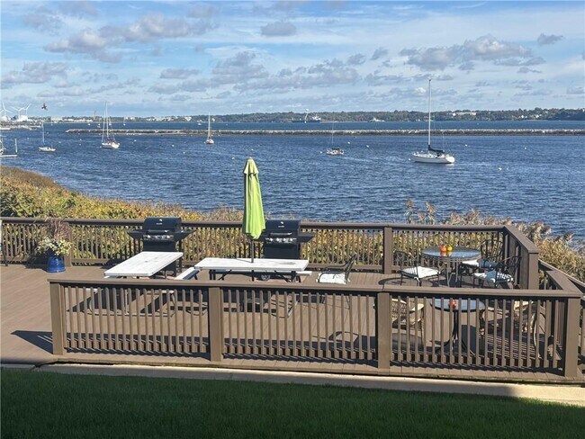 Building Photo - 400 Narragansett Pkwy