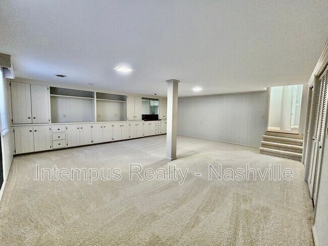 Building Photo - 8124 Devens Dr