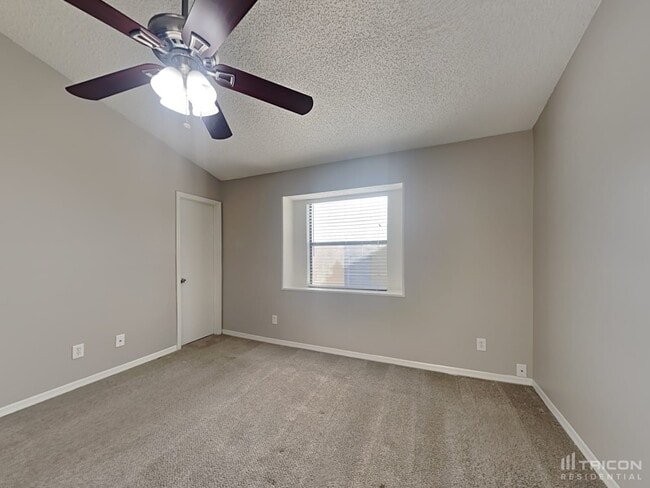 Building Photo - 7084 Swamp Flower Ln