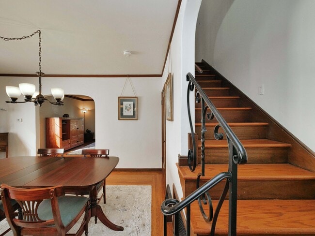 Building Photo - 1718 Le Roy Ave