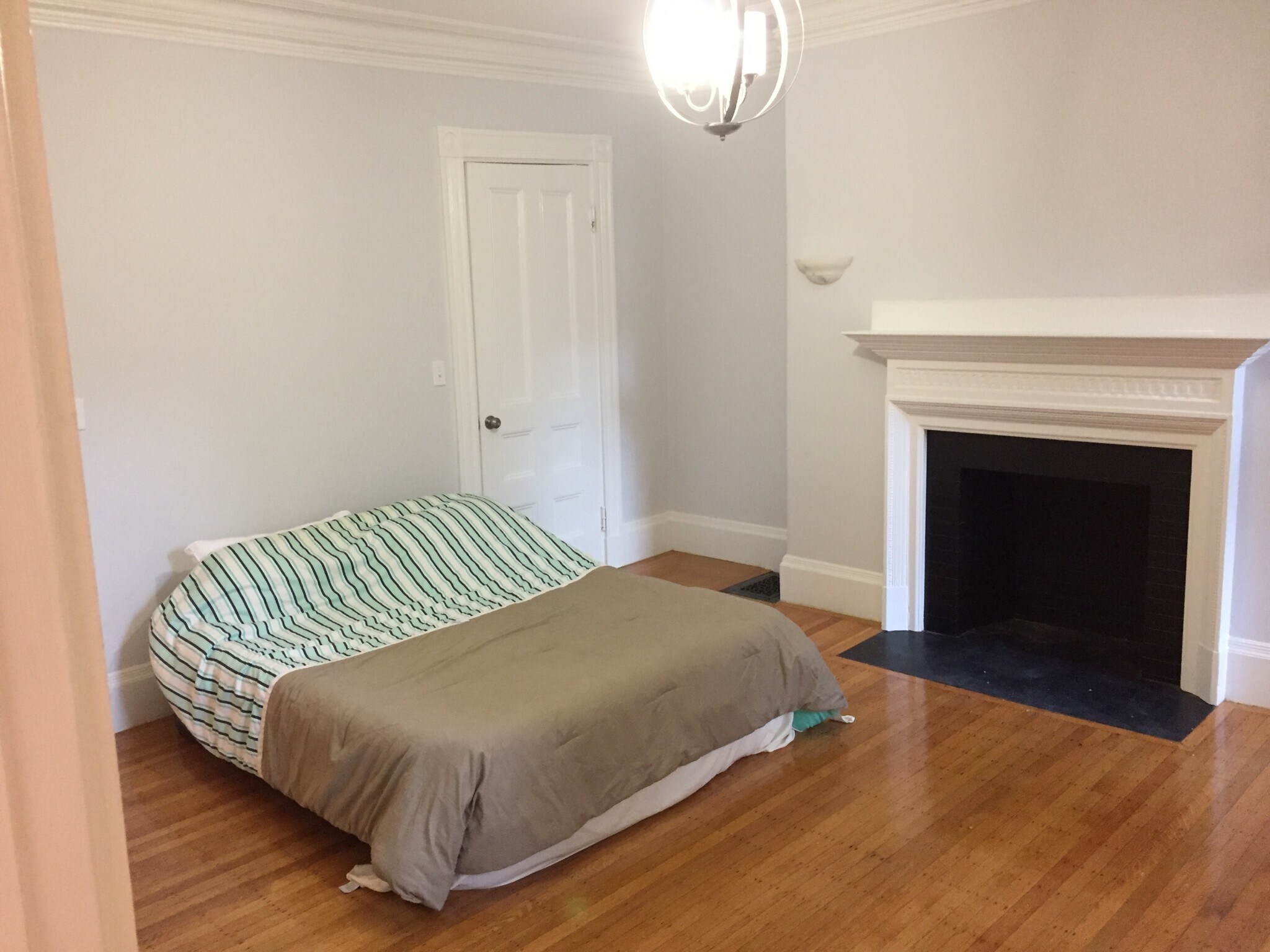 Building Photo - 400 Marlborough St