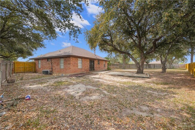 Building Photo - 19 S 41st St