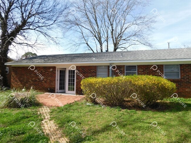 Building Photo - 14015 SW Wyandotte Dr