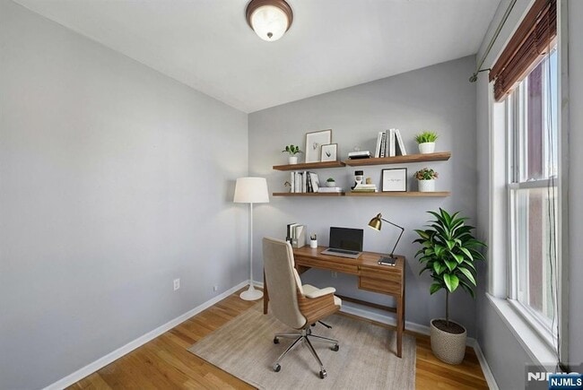 Building Photo - 364 New York Ave