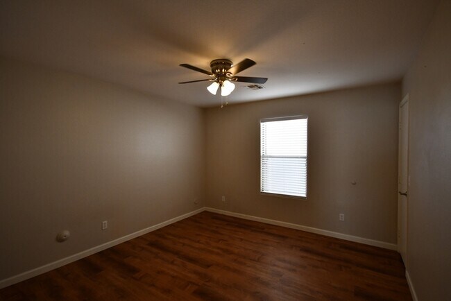 Building Photo - 3 Bed 2 Bath Single Level Home in Johnson Ranch! $1800 per month Plus fees