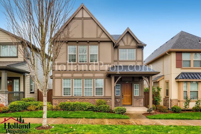 Primary Photo - Gorgeous 4-Bedroom Home Near Nike & Intel ...