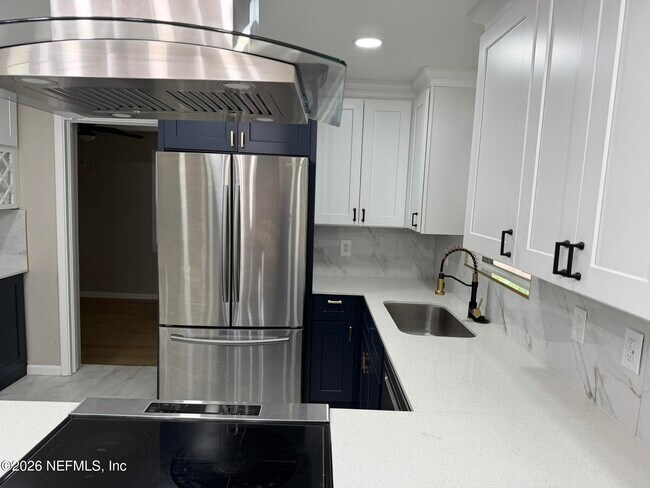 Building Photo - 85064 Radio Ave