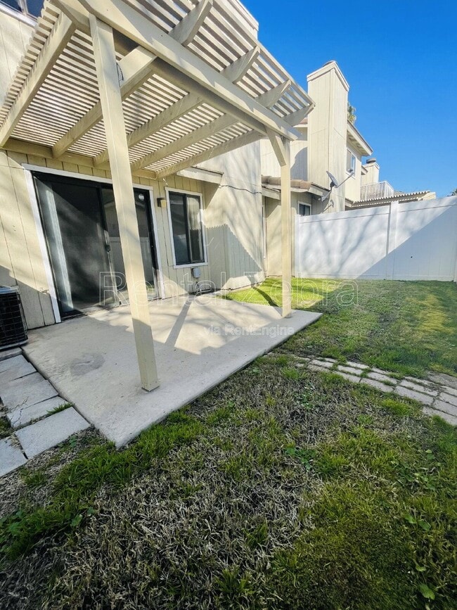 Building Photo - 3068 Colony Park Dr