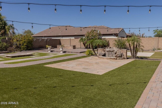 Building Photo - 1884 W Macaw Dr