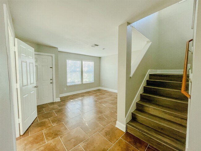 Building Photo - 11913 Longwood Garden Way