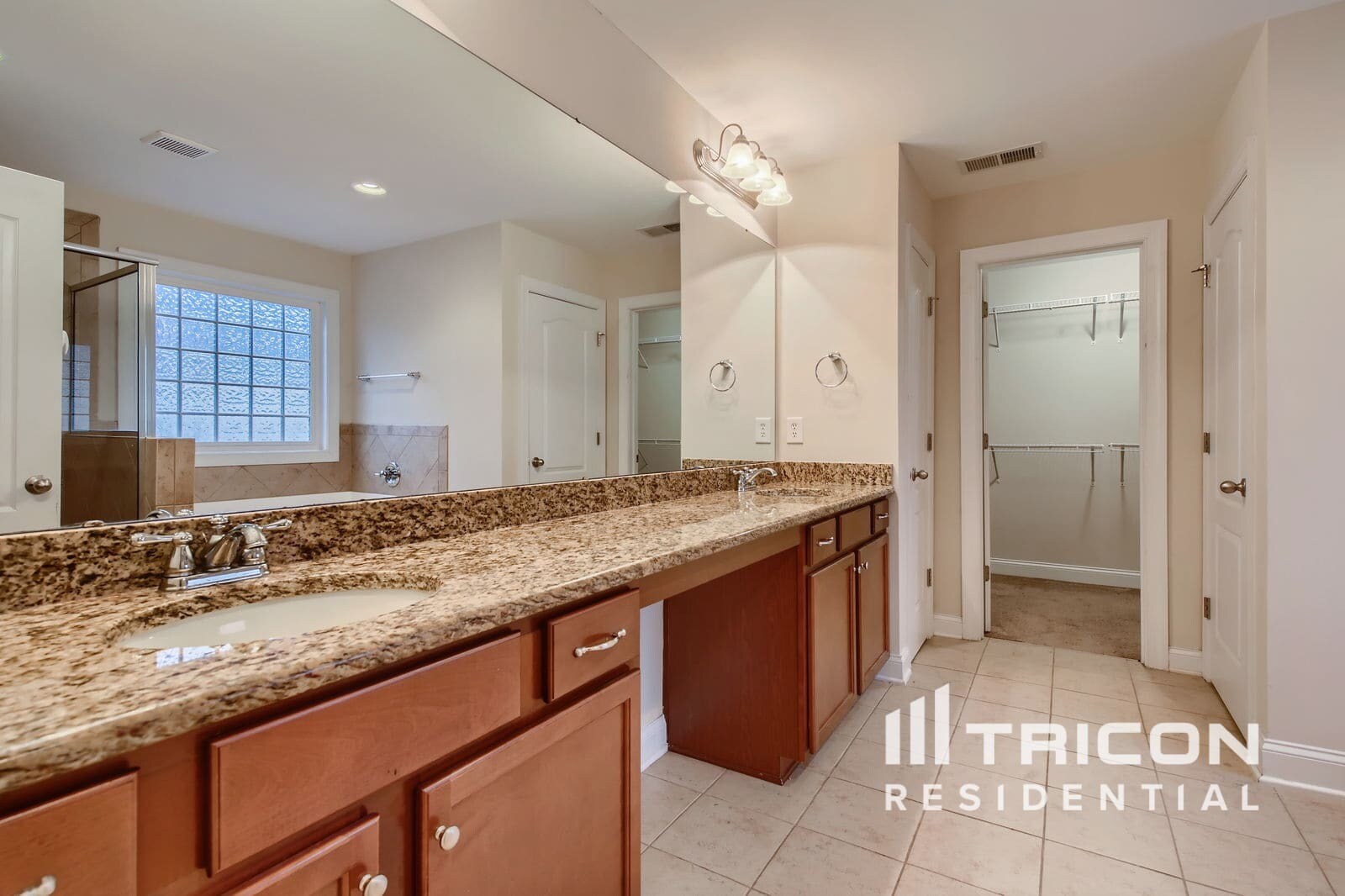 Building Photo - 428 Castlebury Ct