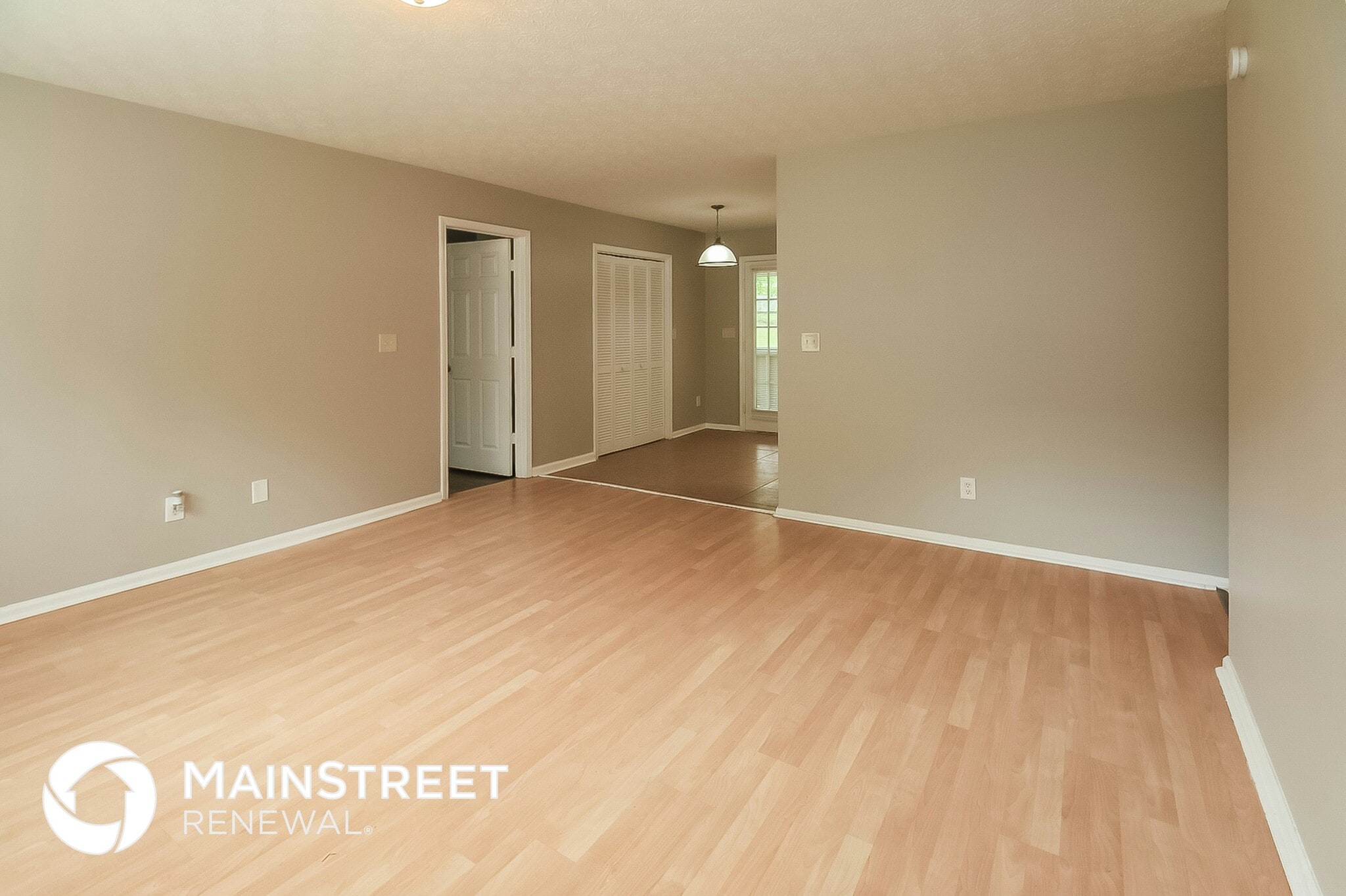 Building Photo - 693 Oak Dr