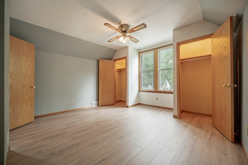 Building Photo - 1343 1/2-1343 1/2 W Washington St