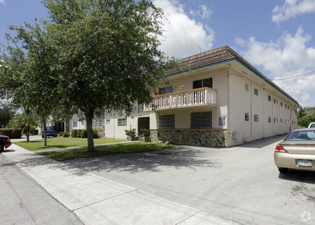 Building Photo - The Edgewater Apartments