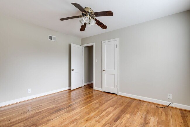 Building Photo - "Charming 3-Bed Richmond Retreat on Three Chopt Rd!"
