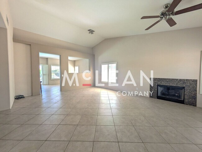 Building Photo - Stunning 3 Bedroom Home with Private Pool & Spa in Palm Springs!