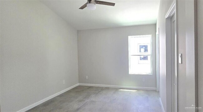 Building Photo - 1301 E Hibiscus Ave