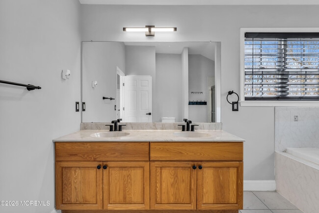 Building Photo - 4 Reuben Ct