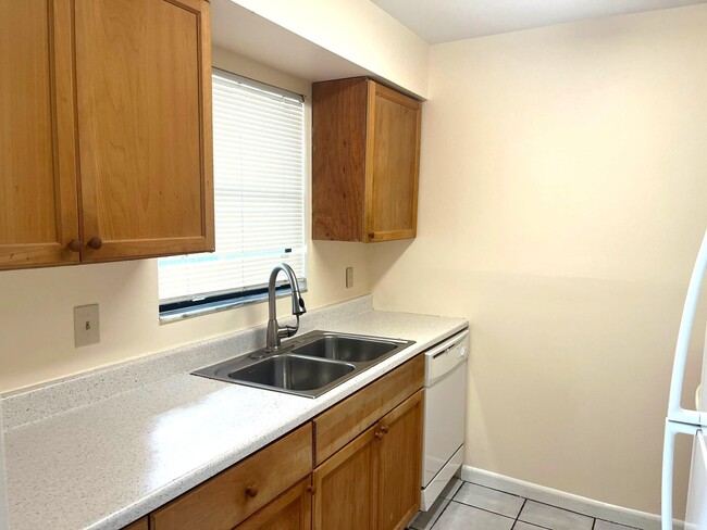 Building Photo - 4105 Inlet Cir
