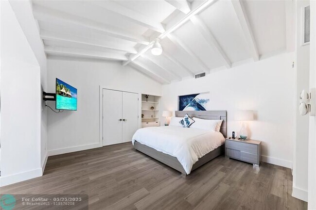 Building Photo - 1663 N Fort Lauderdale Beach Blvd