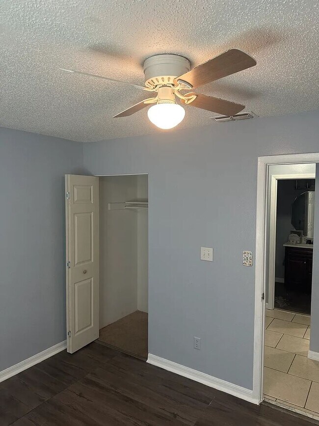 Building Photo - For Rent: Orlando, FL 3 Bed + Office | 2 B...