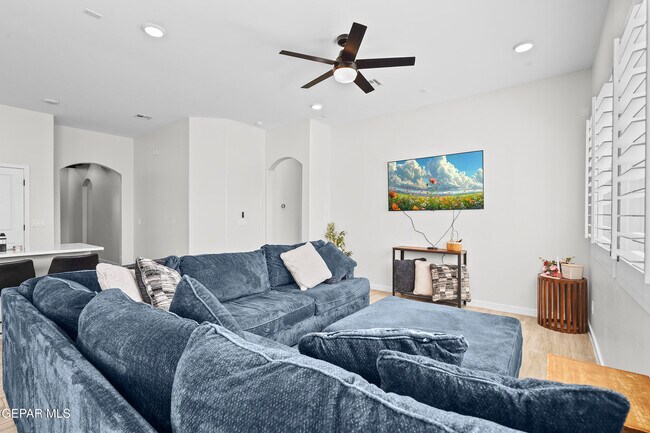 Building Photo - 12646 Amesbury