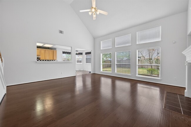 Building Photo - 3127 Edgewood Dr