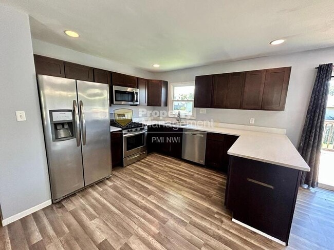 Building Photo - 1503 Peachtree Dr