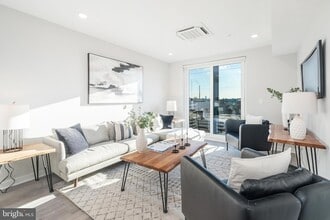 Building Photo - 3449 Scotts Ln