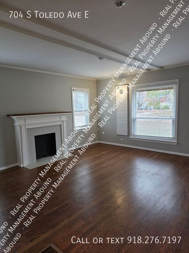 Building Photo - 704 S Toledo Ave