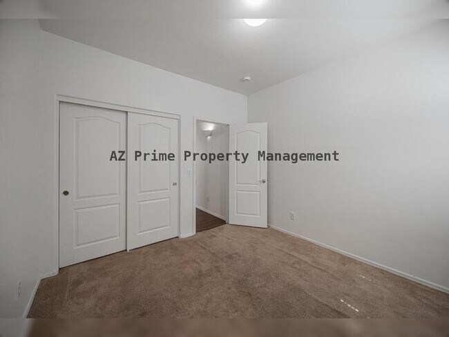 Building Photo - 6918 S 37th Glen