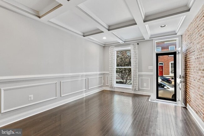 Building Photo - 212 S Robinson St