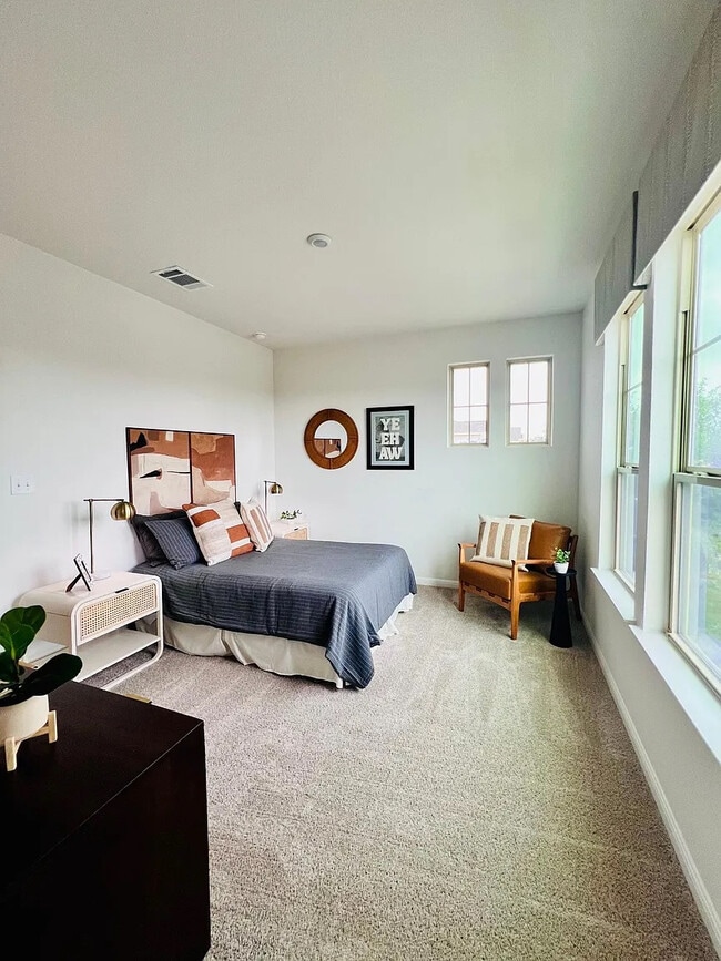 Building Photo - Room in Townhome on Cowbird Path