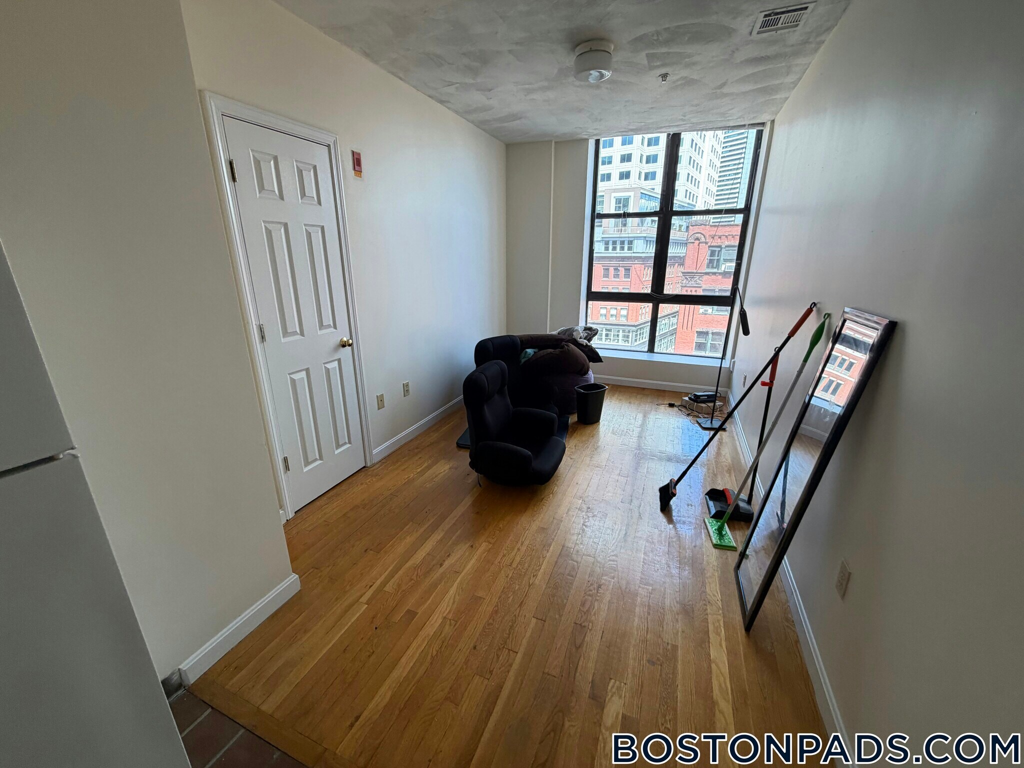 Building Photo - 81 Essex St